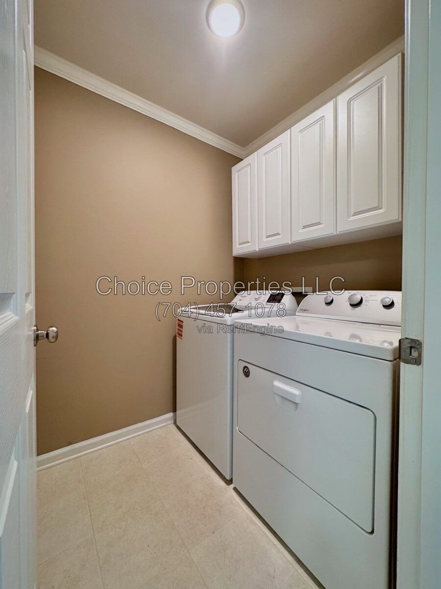 9148 Hillston Ridge in Melbourne. property image
