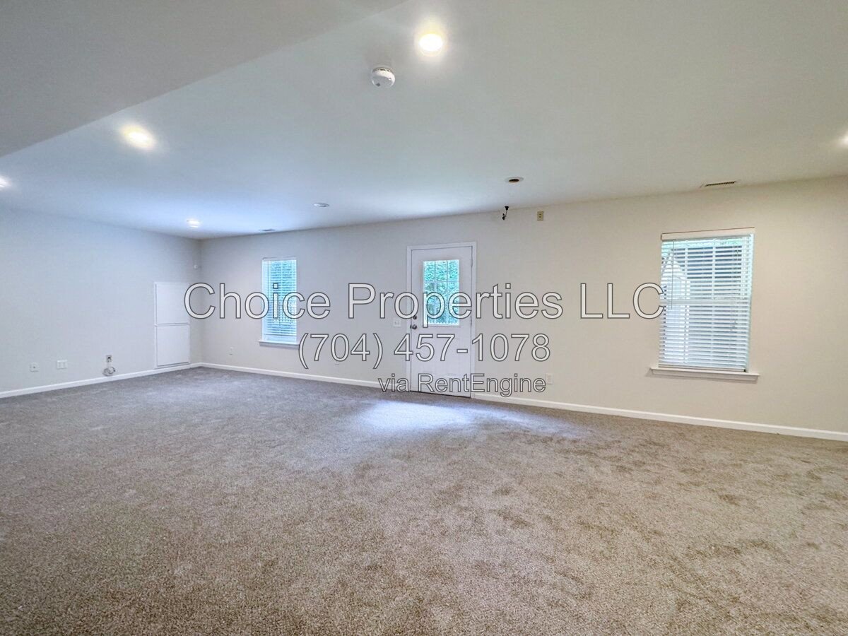 9148 Hillston Ridge in Melbourne. property image