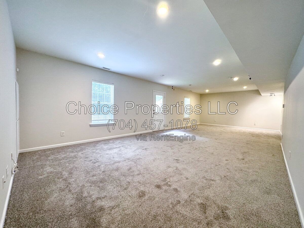 9148 Hillston Ridge in Melbourne. property image