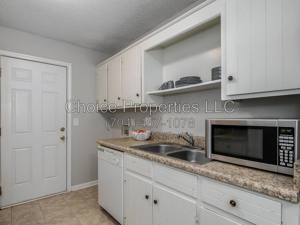 Super cute 1 bedroom, 1 bathroom, apartment in West Charlotte! property image