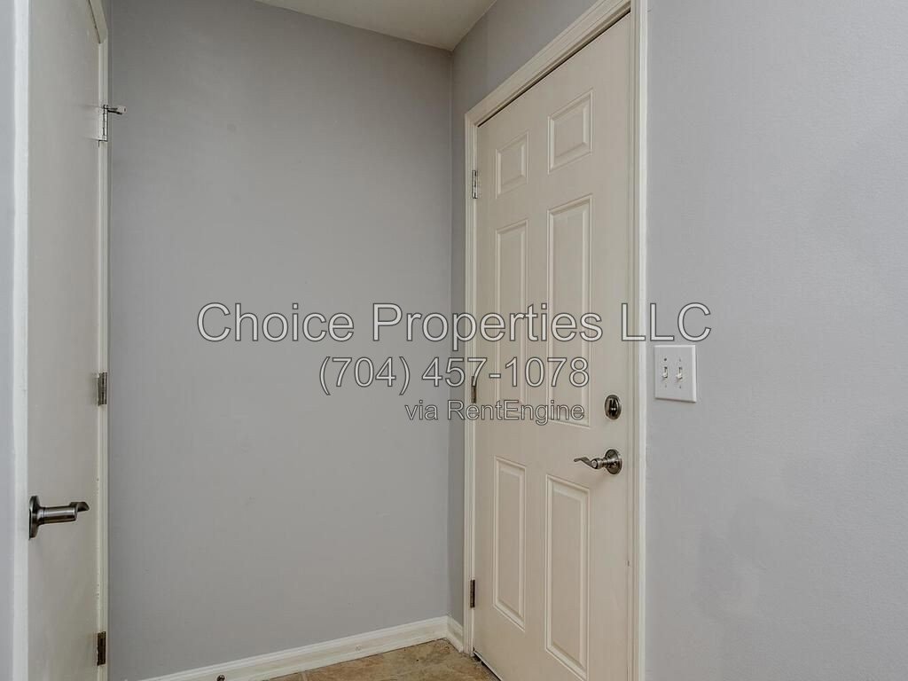 Super cute 1 bedroom, 1 bathroom, apartment in West Charlotte! property image