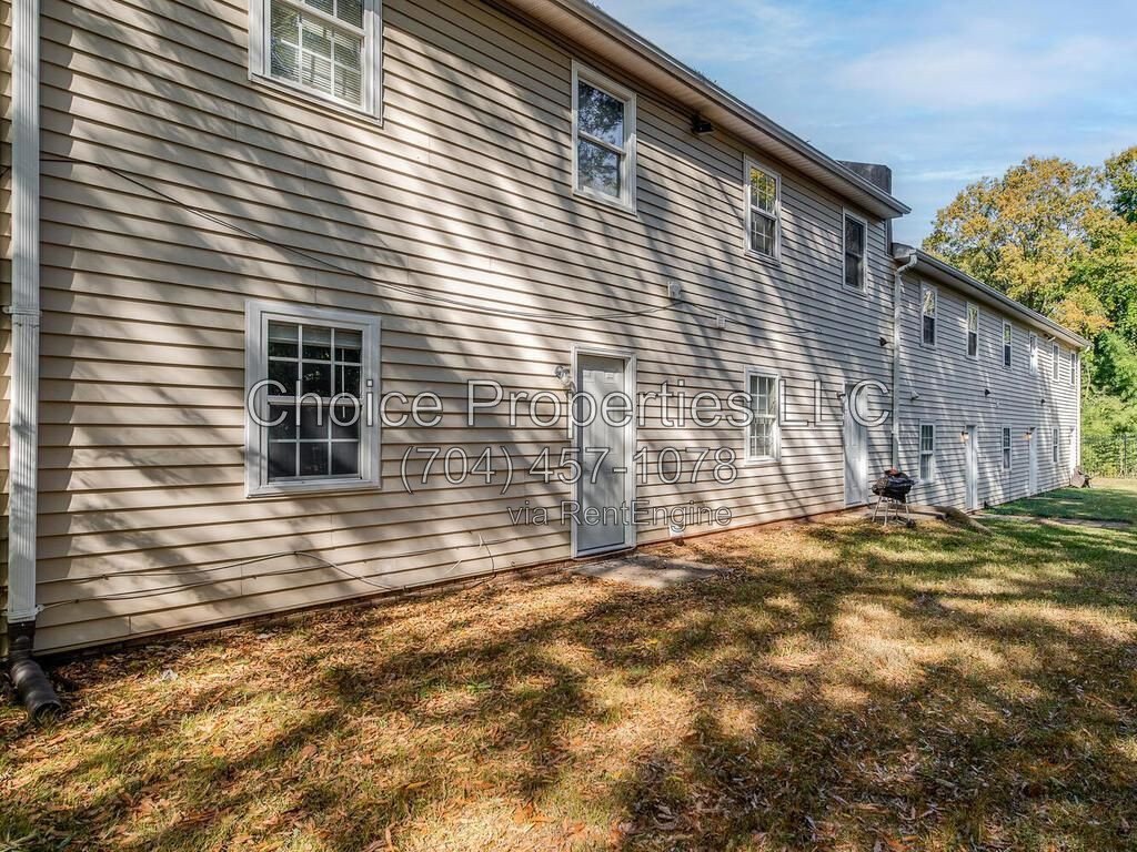 Super cute 1 bedroom, 1 bathroom, apartment in West Charlotte! property image