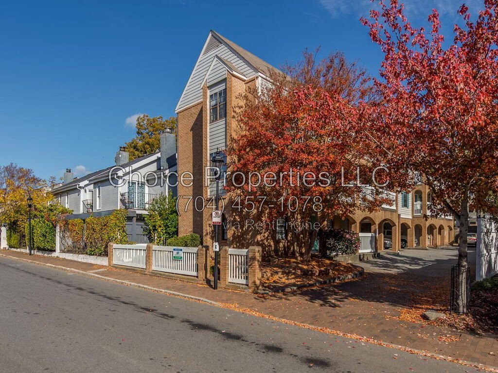 Enjoy living in the heart of Fourth Ward in Uptown Charlotte! property image
