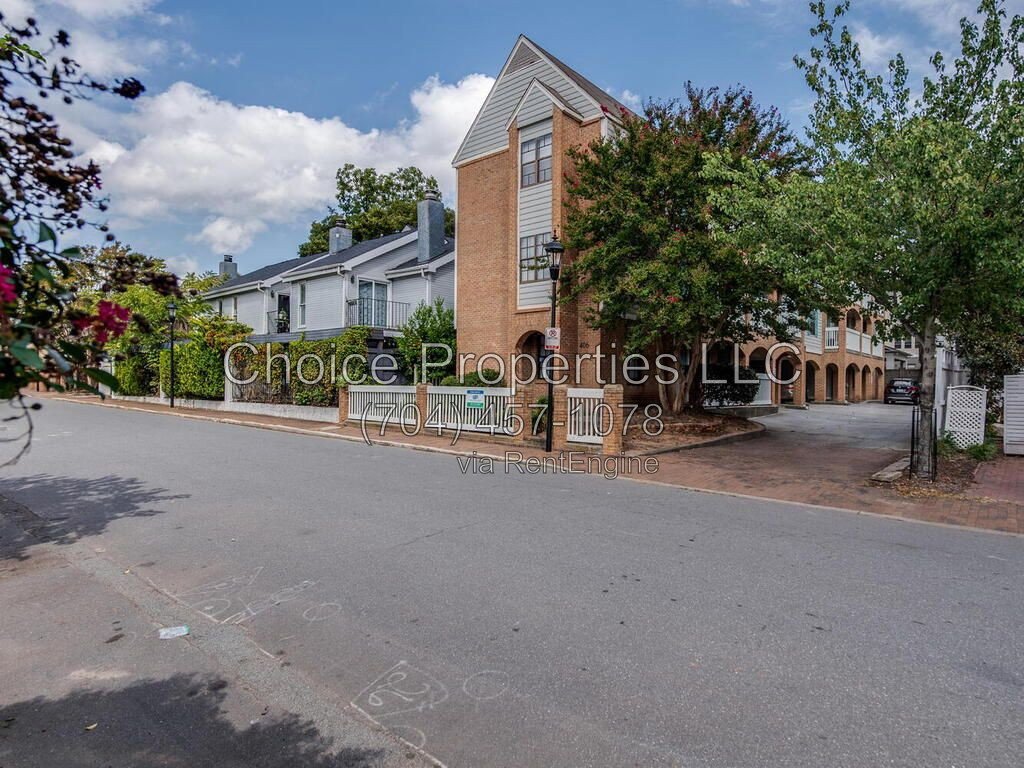 Enjoy living in the heart of Fourth Ward in Uptown Charlotte! property image