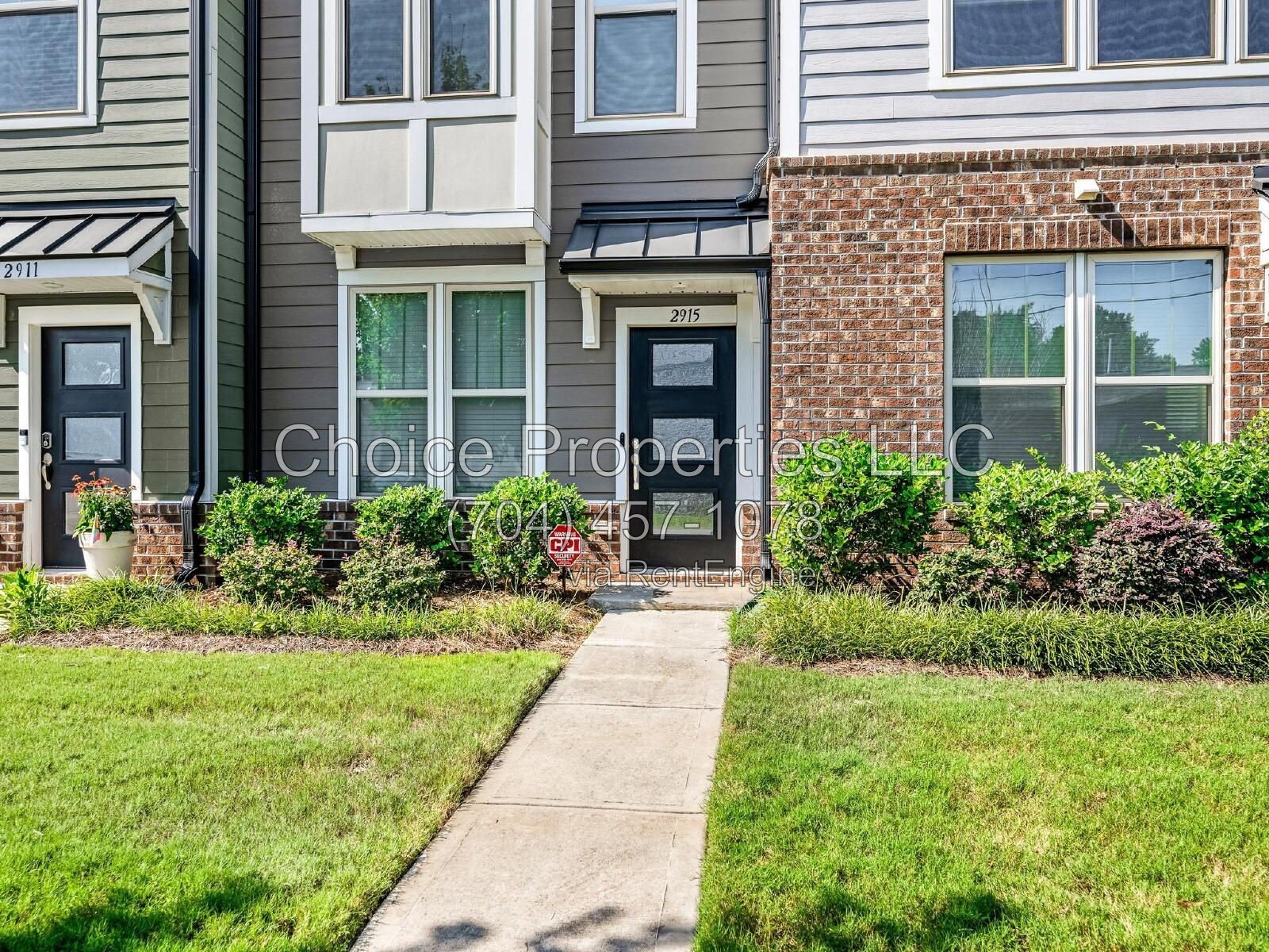 The Towns on Greenway! Two bedrooms. Two private baths, Half Bath. Greenway around the corner. Uptown minutes away. And cookies. Really good cookies. $2,250/month. property image