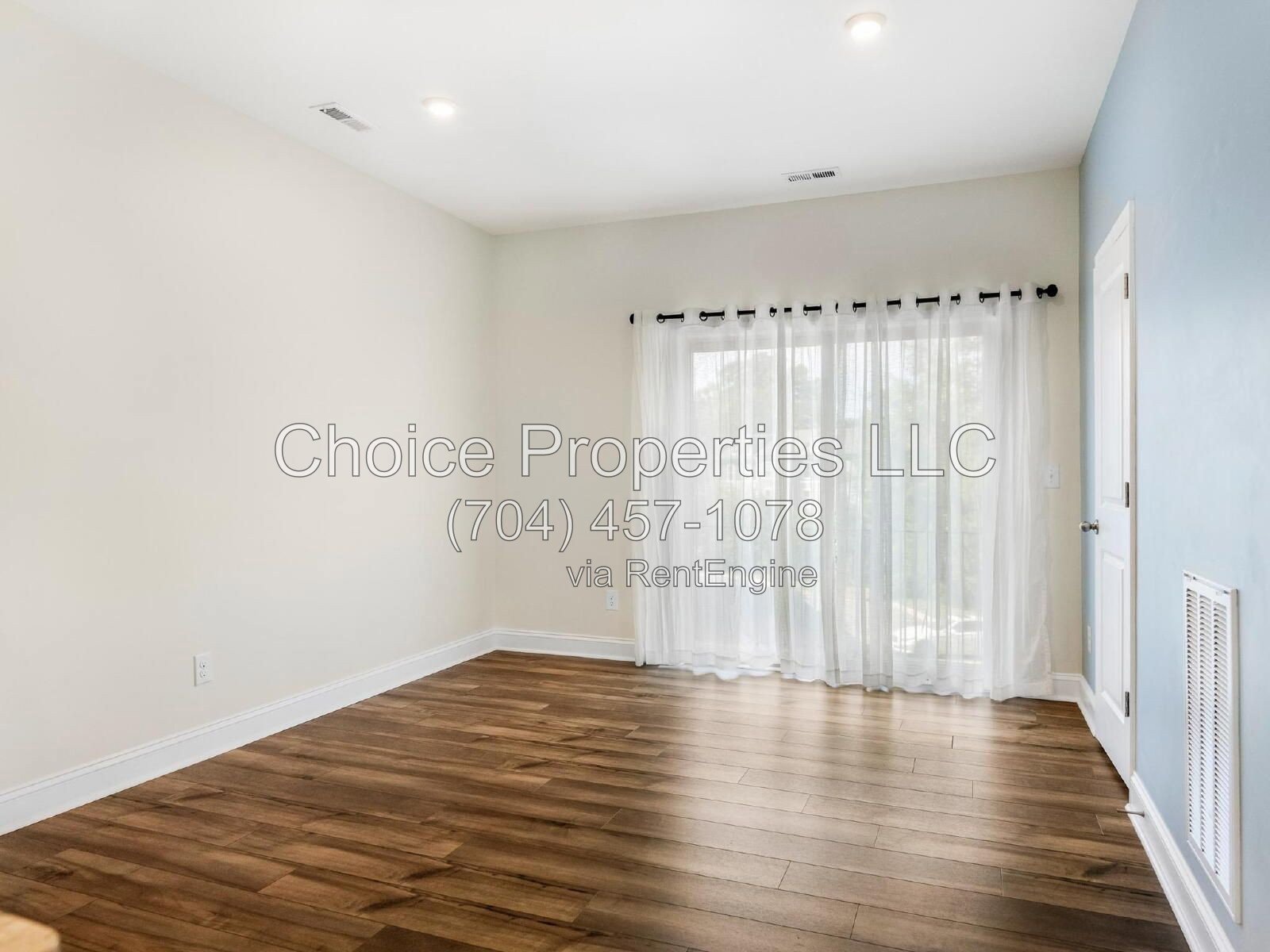 The Towns on Greenway! Two bedrooms. Two private baths, Half Bath. Greenway around the corner. Uptown minutes away. And cookies. Really good cookies. $2,250/month. property image