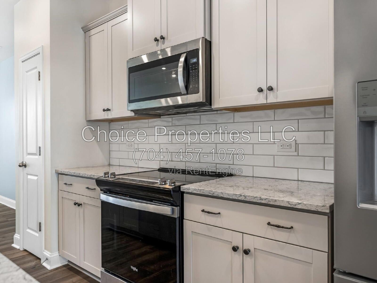 The Towns on Greenway! Two bedrooms. Two private baths, Half Bath. Greenway around the corner. Uptown minutes away. And cookies. Really good cookies. $2,250/month. property image