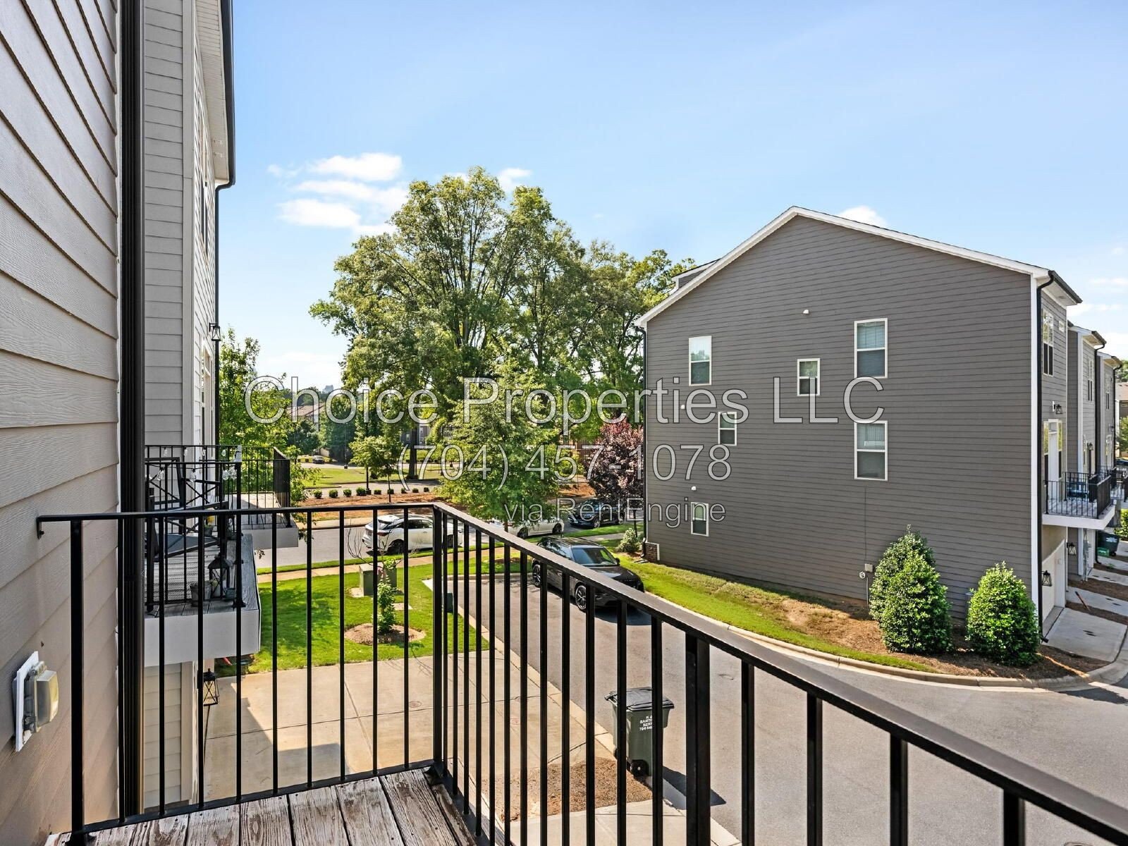 The Towns on Greenway! Two bedrooms. Two private baths, Half Bath. Greenway around the corner. Uptown minutes away. And cookies. Really good cookies. $2,250/month. property image