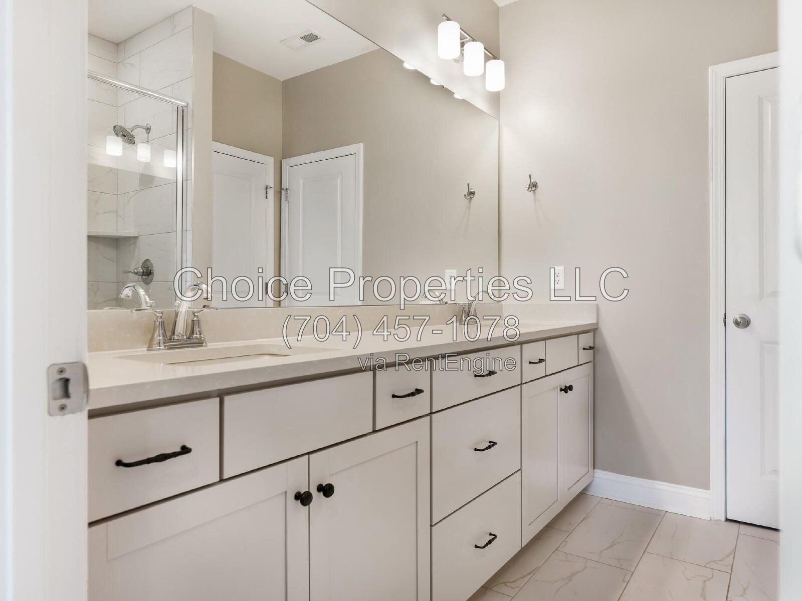 The Towns on Greenway! Two bedrooms. Two private baths, Half Bath. Greenway around the corner. Uptown minutes away. And cookies. Really good cookies. $2,250/month. property image