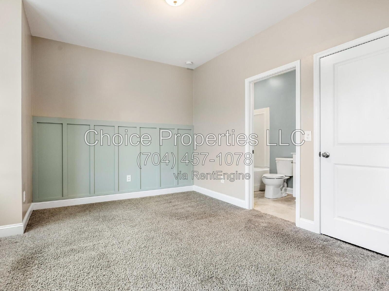 The Towns on Greenway! Two bedrooms. Two private baths, Half Bath. Greenway around the corner. Uptown minutes away. And cookies. Really good cookies. $2,250/month. property image