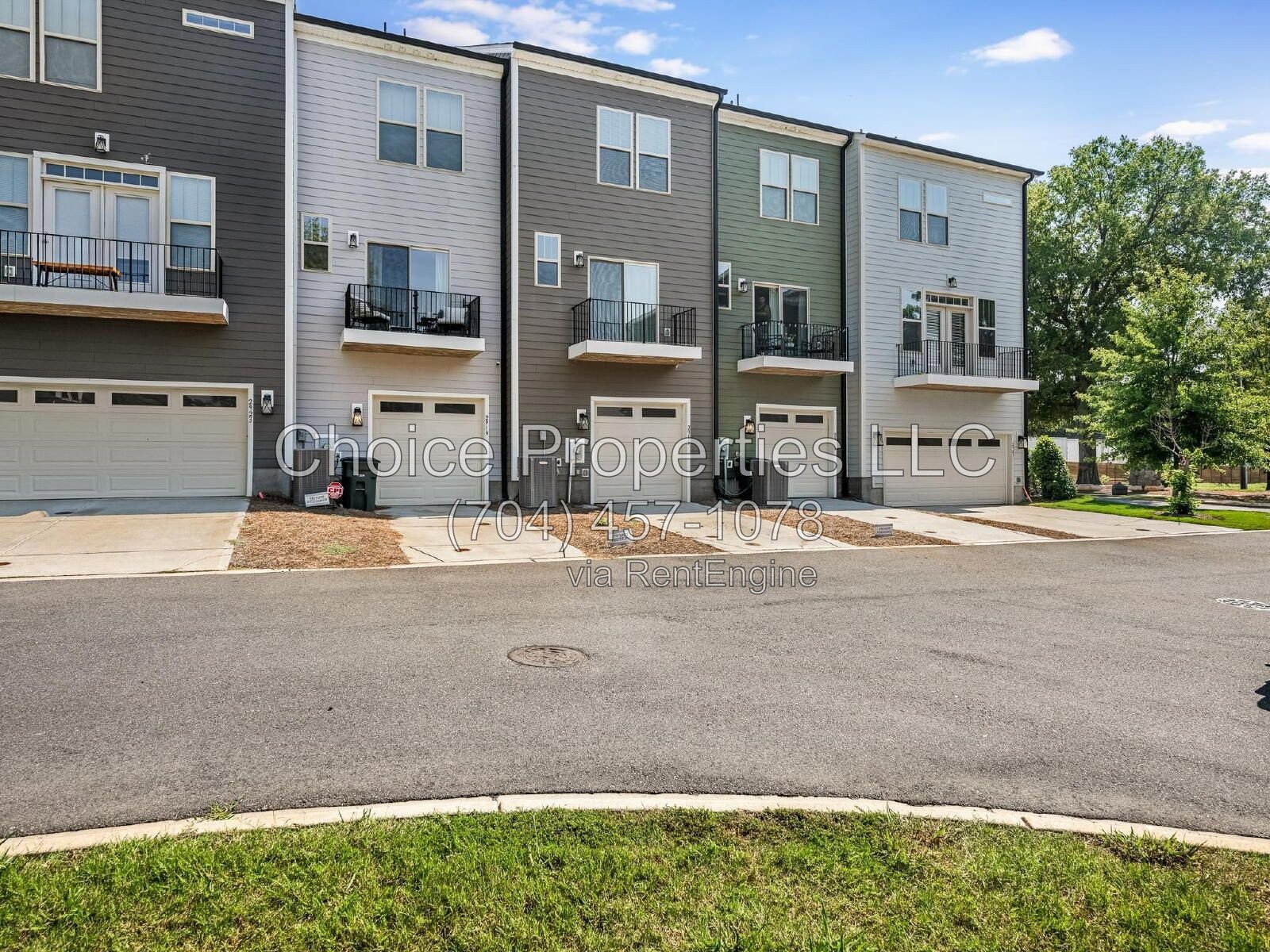 The Towns on Greenway! Two bedrooms. Two private baths, Half Bath. Greenway around the corner. Uptown minutes away. And cookies. Really good cookies. $2,250/month. property image