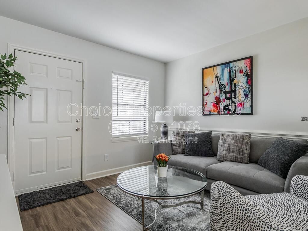 Enjoy living in the heart of Fourth Ward in Uptown Charlotte- Fully furnished! property image