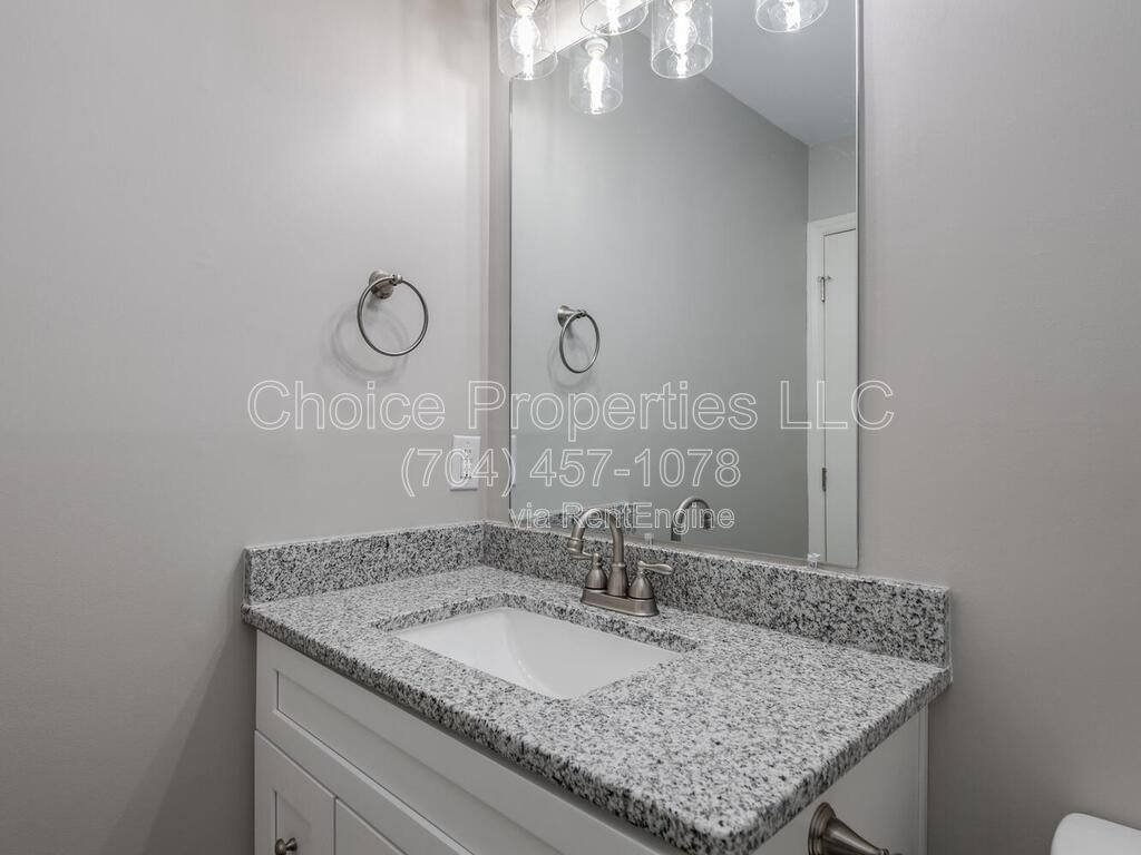 Enjoy living in the heart of Fourth Ward in Uptown Charlotte- Fully furnished! property image