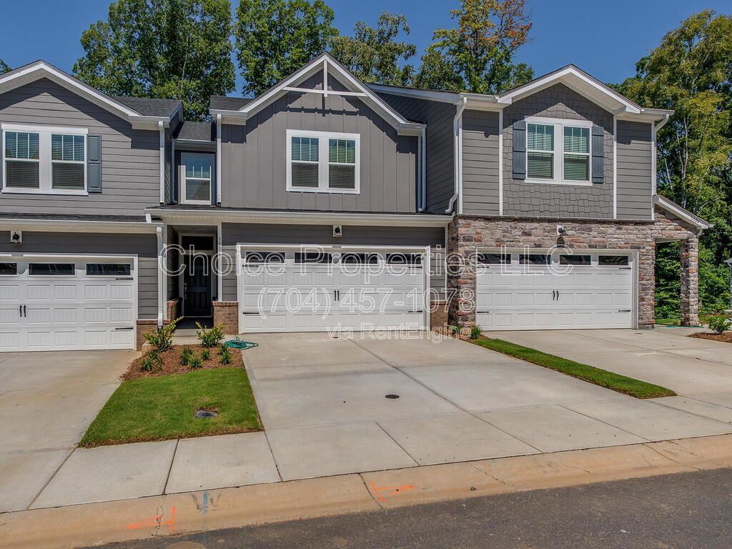 Built in 2022 and waiting for you to move right on in! property image