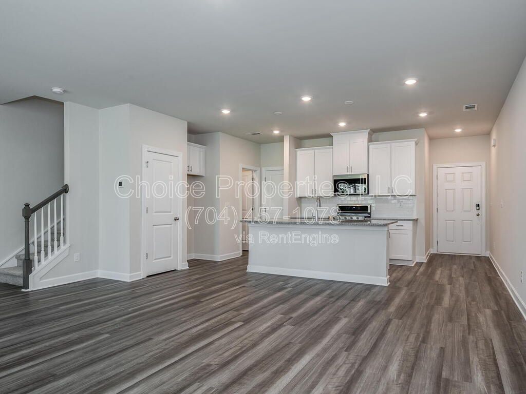 Built in 2022 and waiting for you to move right on in! property image