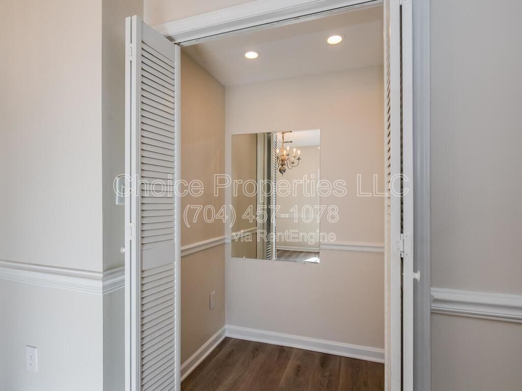 GREAT SOUTH CLT LOCATION! PRIVATE COMMUNITY-EASY TO-GET-TO NEW GREENWAY ENTRANCE OFF SHARON RD. property image