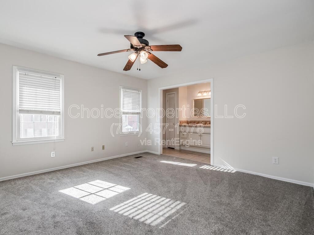 GREAT SOUTH CLT LOCATION! PRIVATE COMMUNITY-EASY TO-GET-TO NEW GREENWAY ENTRANCE OFF SHARON RD. property image