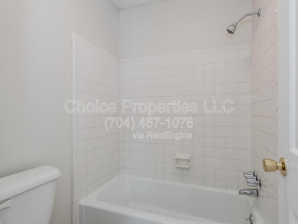 GREAT SOUTH CLT LOCATION! PRIVATE COMMUNITY-EASY TO-GET-TO NEW GREENWAY ENTRANCE OFF SHARON RD. property image