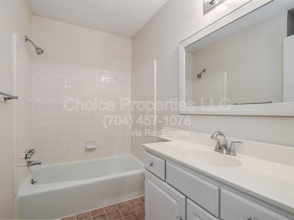 GREAT SOUTH CLT LOCATION! PRIVATE COMMUNITY-EASY TO-GET-TO NEW GREENWAY ENTRANCE OFF SHARON RD. property image