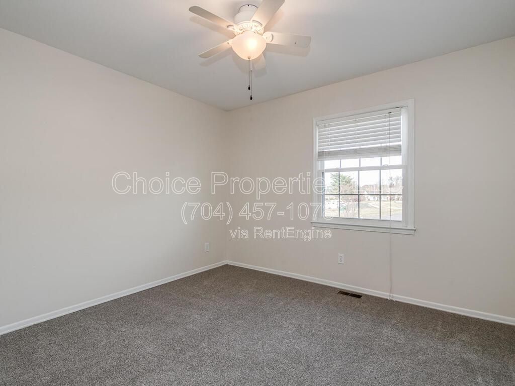 GREAT SOUTH CLT LOCATION! PRIVATE COMMUNITY-EASY TO-GET-TO NEW GREENWAY ENTRANCE OFF SHARON RD. property image