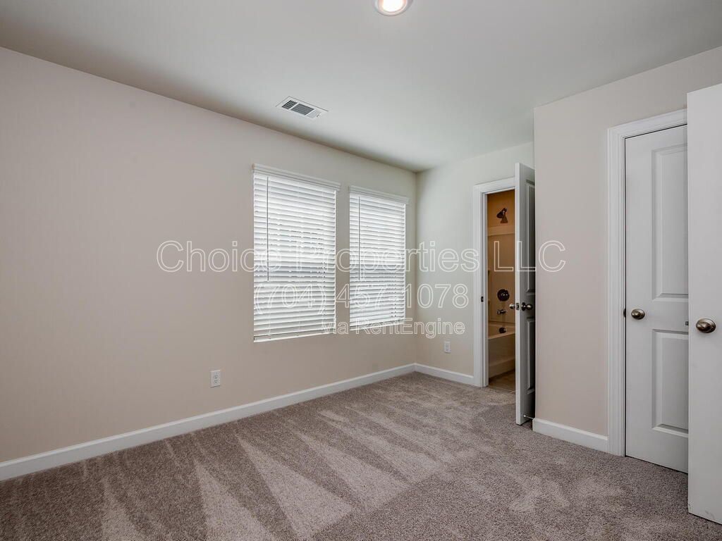 Built in 2022 and waiting for you to move right on in! property image