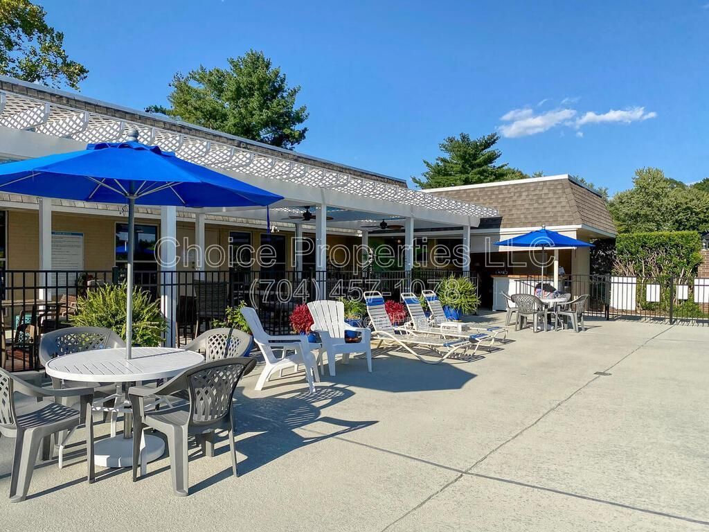 GREAT SOUTH CLT LOCATION! PRIVATE COMMUNITY-EASY TO-GET-TO NEW GREENWAY ENTRANCE OFF SHARON RD. property image