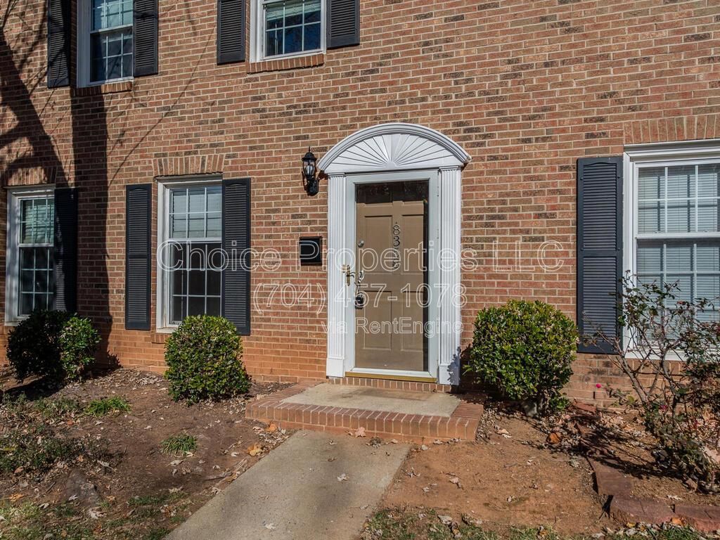 GREAT SOUTH CLT LOCATION! PRIVATE COMMUNITY-EASY TO-GET-TO NEW GREENWAY ENTRANCE OFF SHARON RD. property image