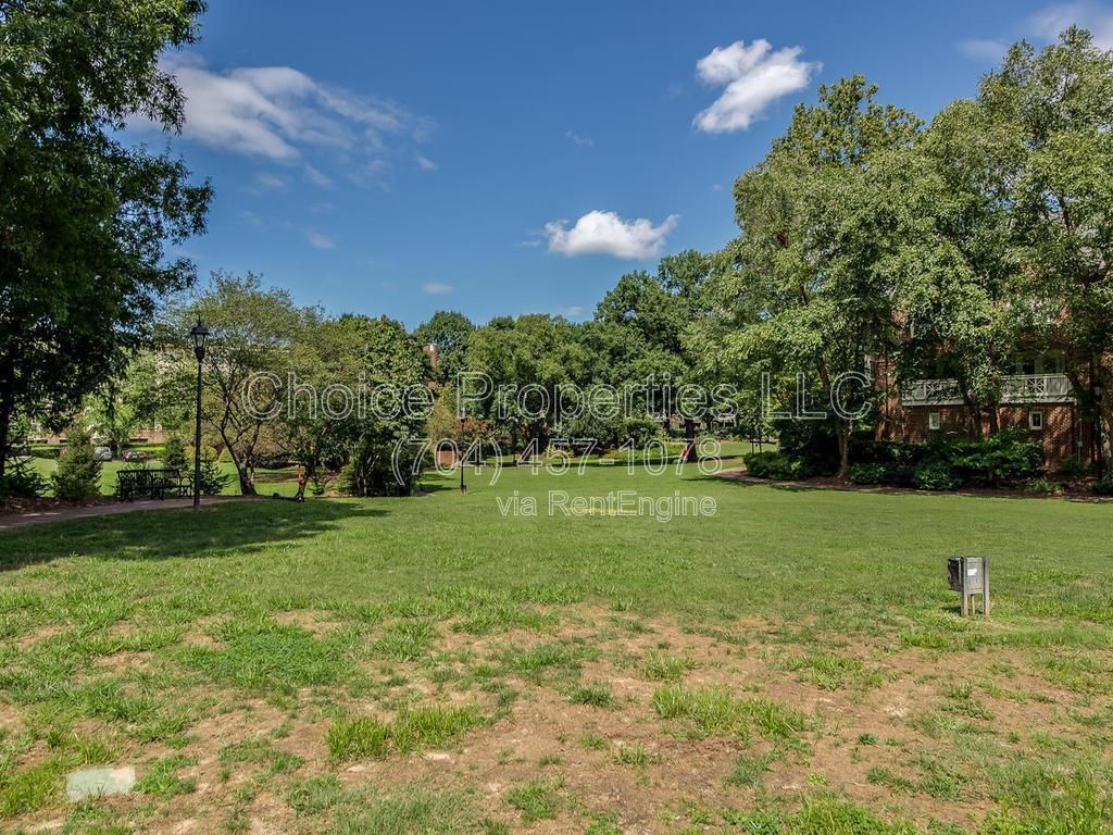 Beautifully updated 2 bedroom/2 bath condo in the heart of Fourth Ward. property image