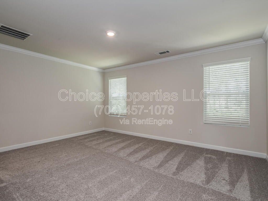 Built in 2022 and waiting for you to move right on in! property image