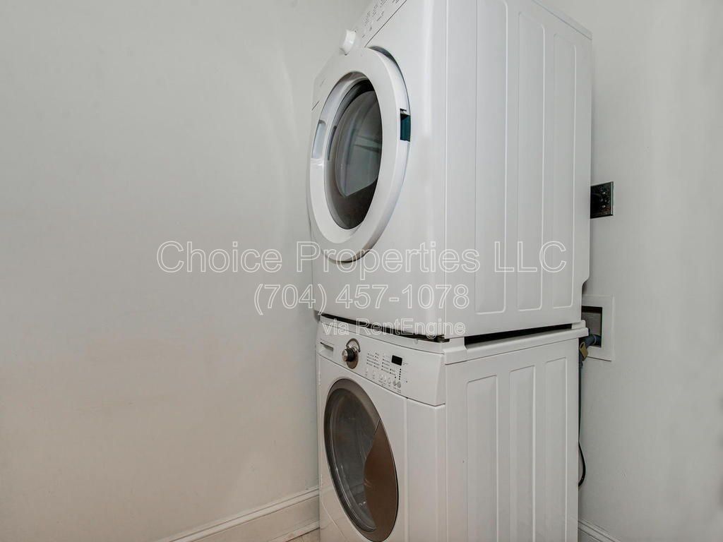 Graced with a prime location, in the heart of vibrant Charlotte property image