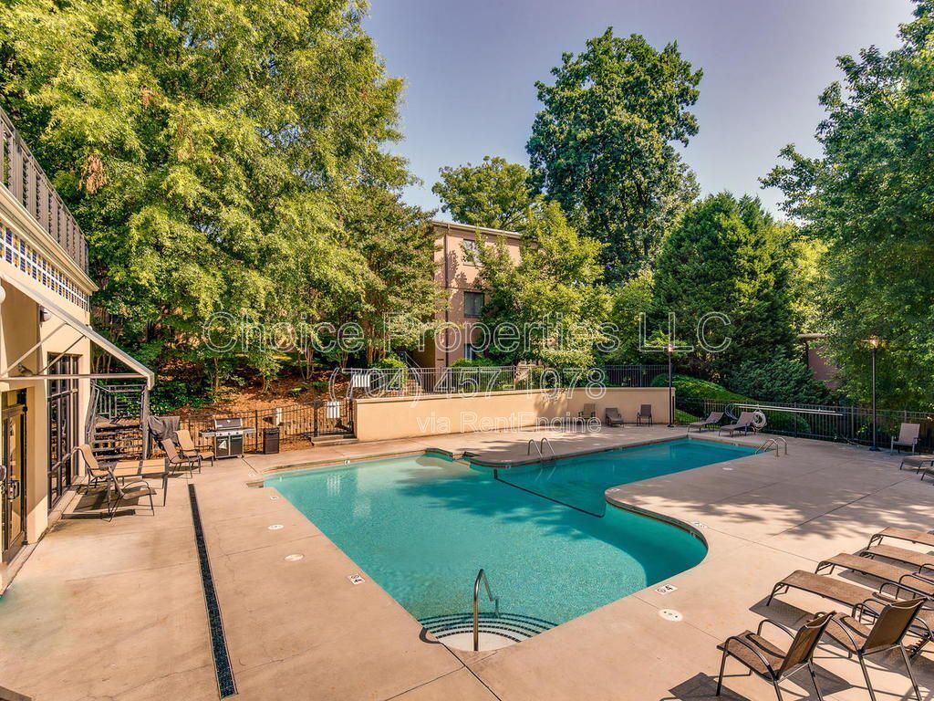 Graced with a prime location, in the heart of vibrant Charlotte property image