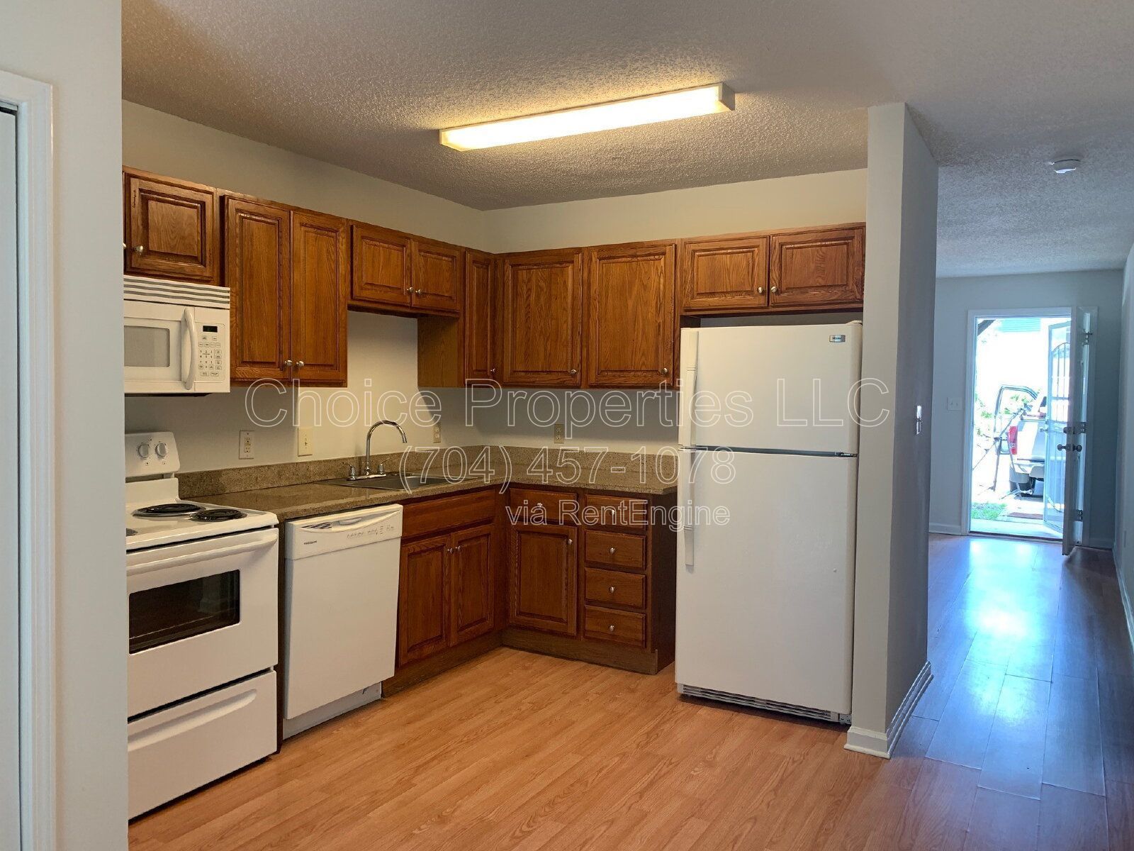 Very nice 2 bedroom and 1 bath apartment located in downtown Concord property image