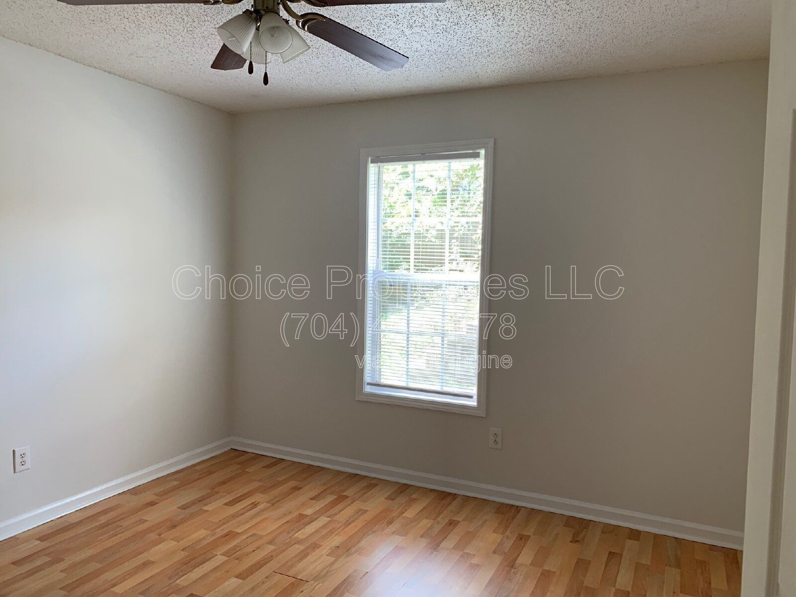 Very nice 2 bedroom and 1 bath apartment located in downtown Concord property image