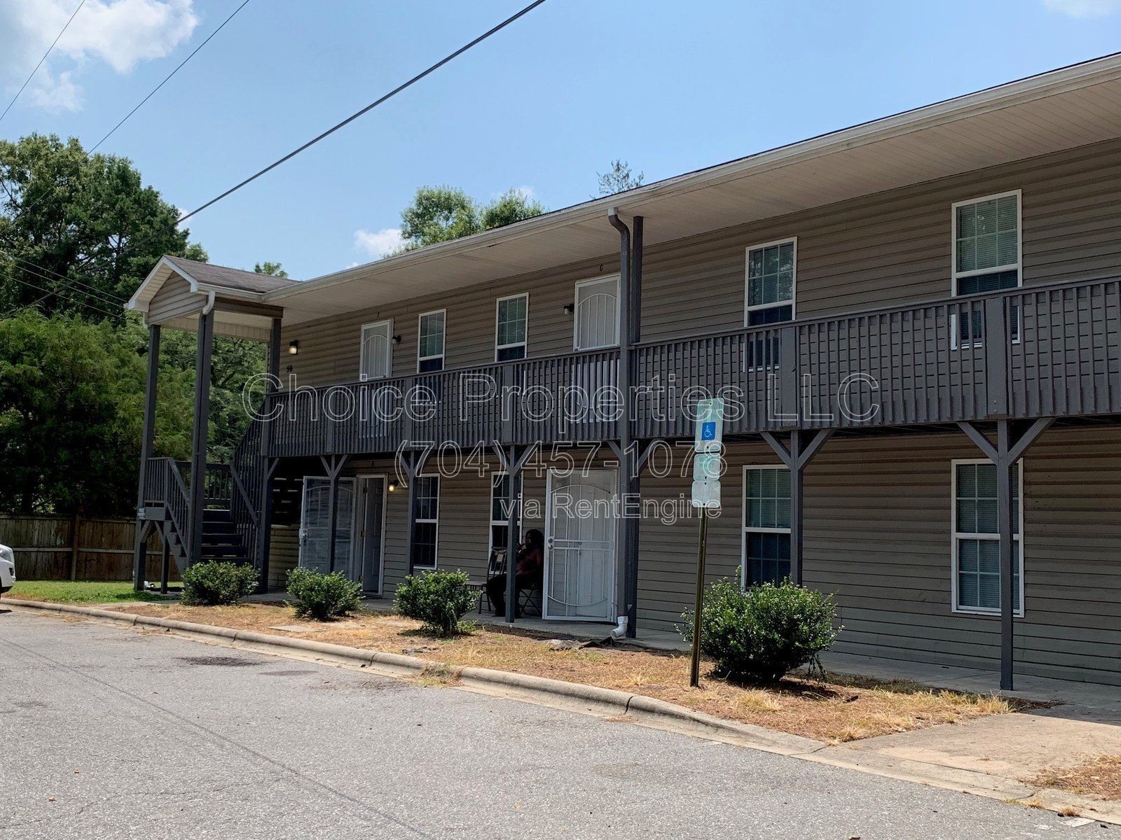 Very nice 2 bedroom and 1 bath apartment located in downtown Concord property image