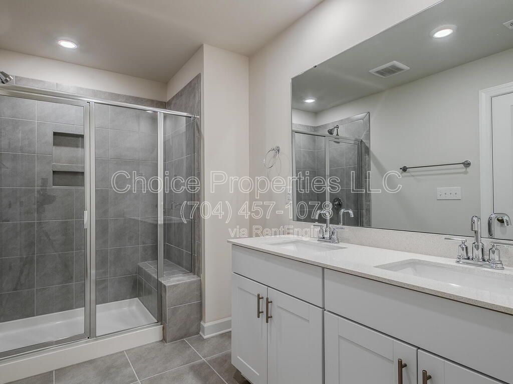 Built in 2022 and waiting for you to move right on in! property image