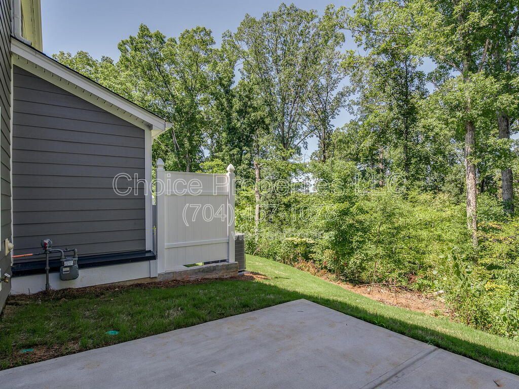 Built in 2022 and waiting for you to move right on in! property image