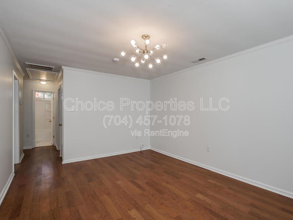 Super cute Duplex in the heart of Montford and Selwyn area property image