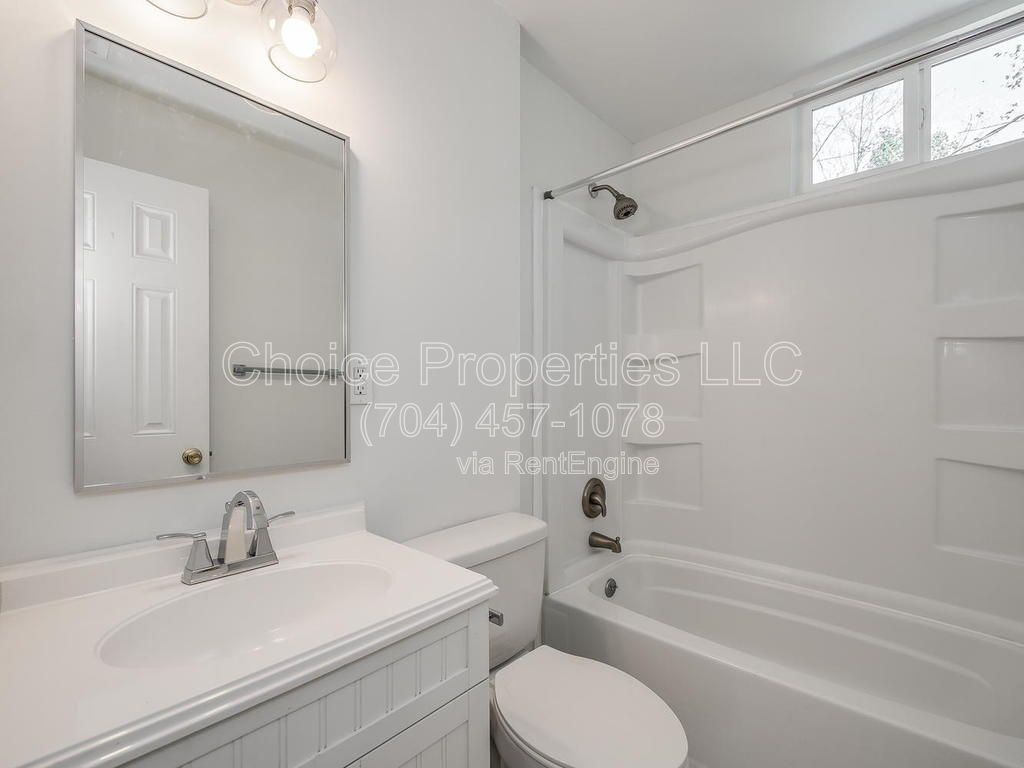Super cute Duplex in the heart of Montford and Selwyn area property image