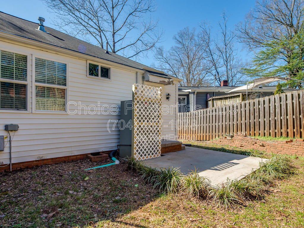 Super cute Duplex in the heart of Montford and Selwyn area property image