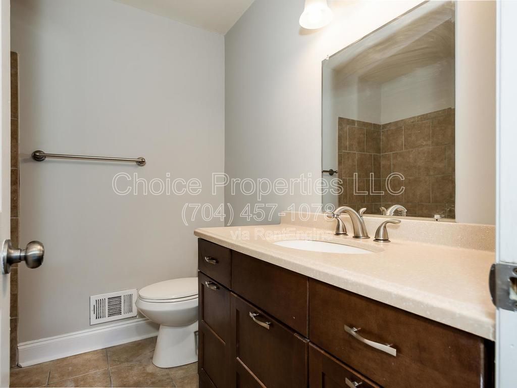 All brick, corner lot with open floor plan, huge kitchen with granite countertops! property image