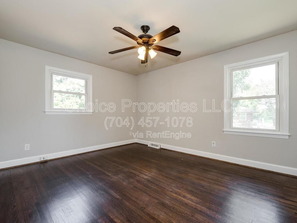 All brick, corner lot with open floor plan, huge kitchen with granite countertops! property image