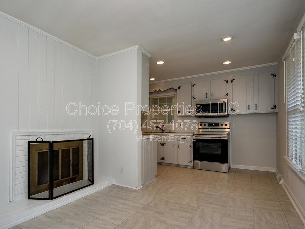 Madison Park ranch home with approx. 1 acre cul-de-sac lot that backs up to Marion Dahl/Queens Sports center! property image
