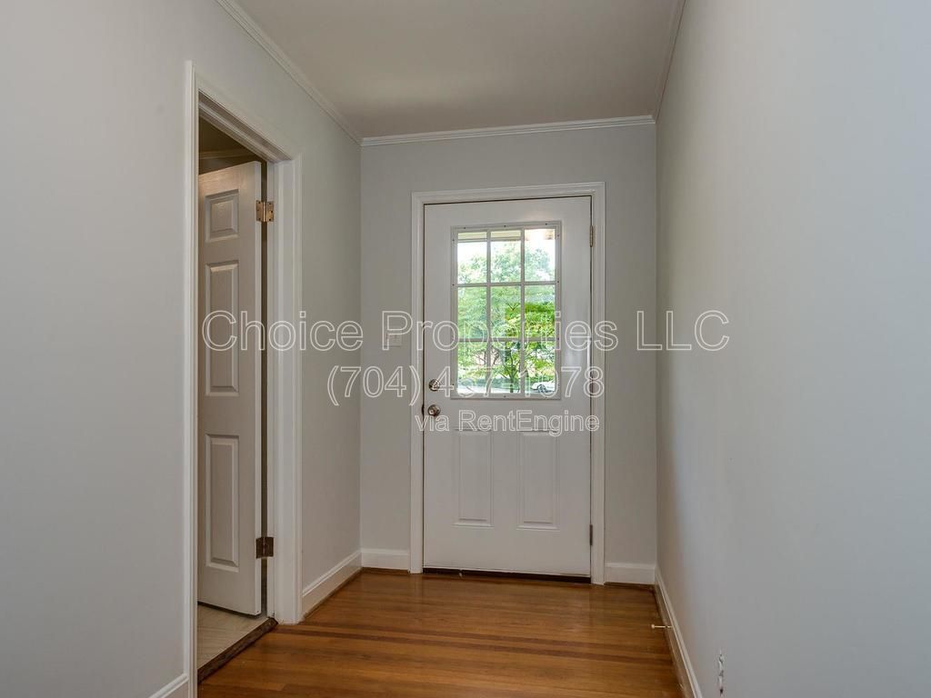 Madison Park ranch home with approx. 1 acre cul-de-sac lot that backs up to Marion Dahl/Queens Sports center! property image