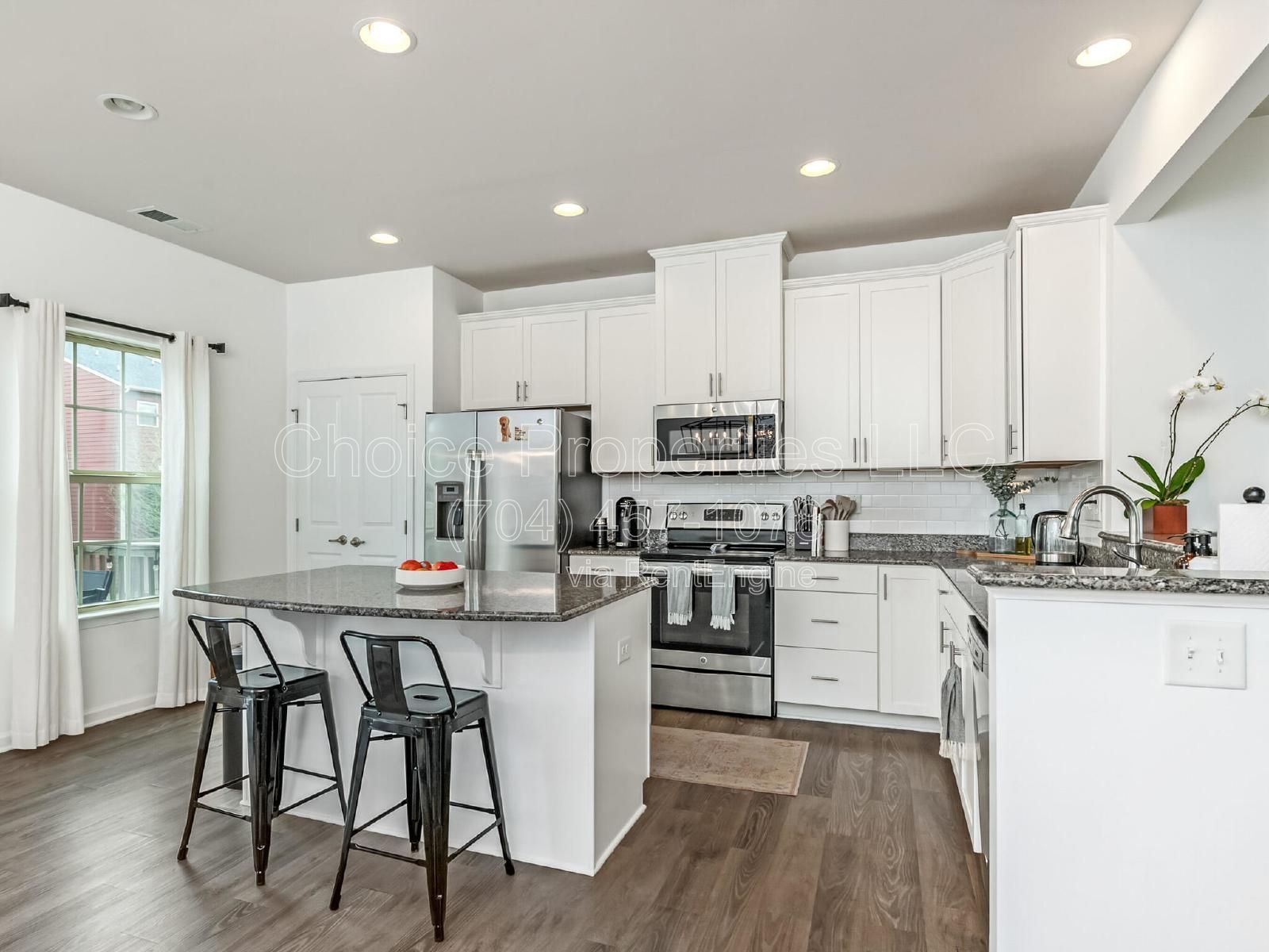 Beautiful townhome in a super cute Community! property image
