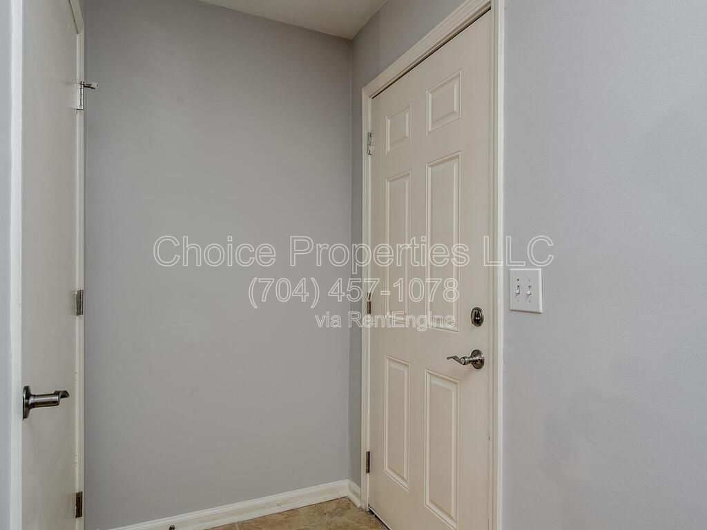 Super cute 1 bedroom, 1 bathroom apartment in West Charlotte! property image