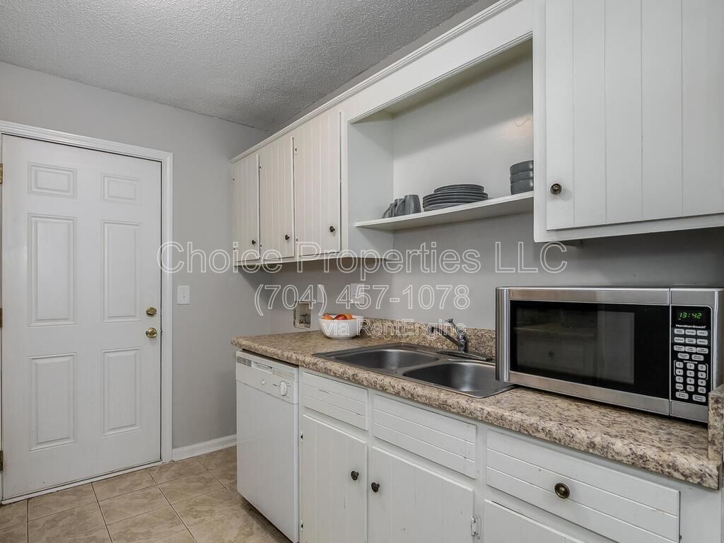 Super cute 1 bedroom, 1 bathroom, apartment in West Charlotte! property image