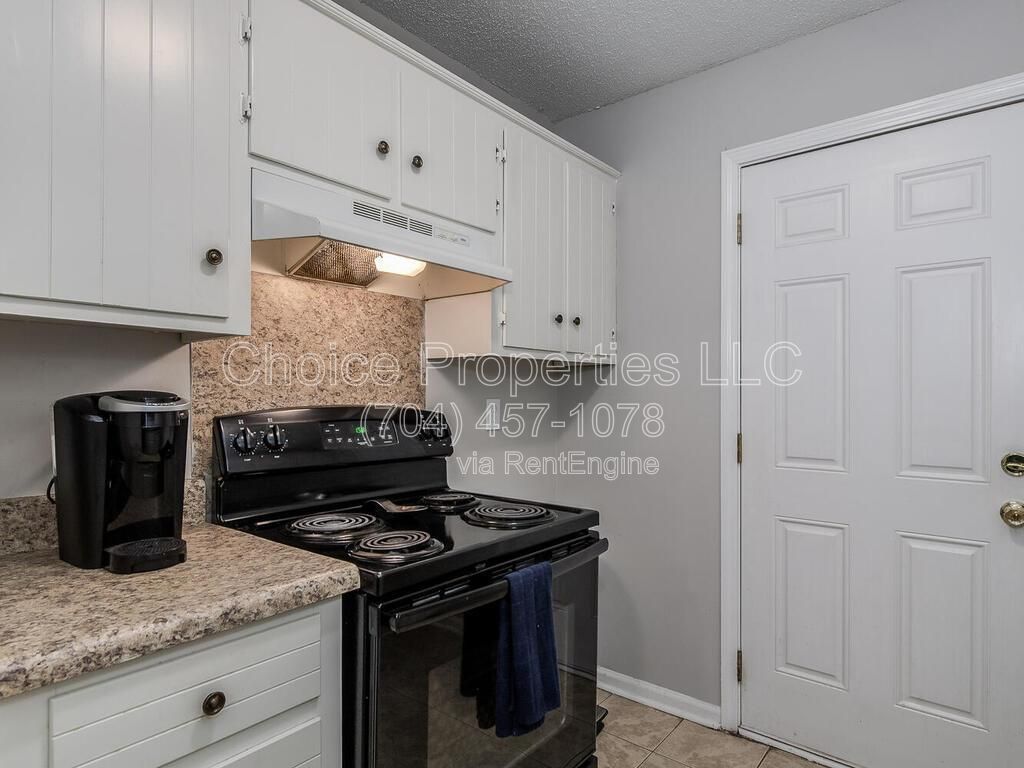 Super cute 1 bedroom, 1 bathroom, apartment in West Charlotte! property image