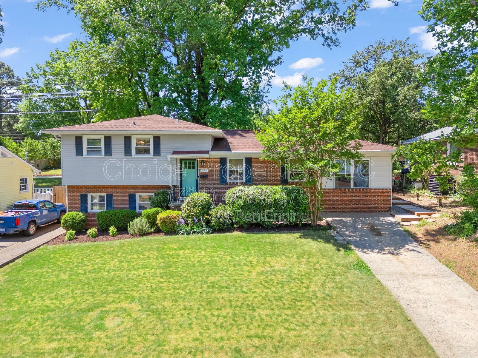 Charming 3-Bed Sanctuary with 3.5 Baths and tons of Comfort in Charlotte! property image