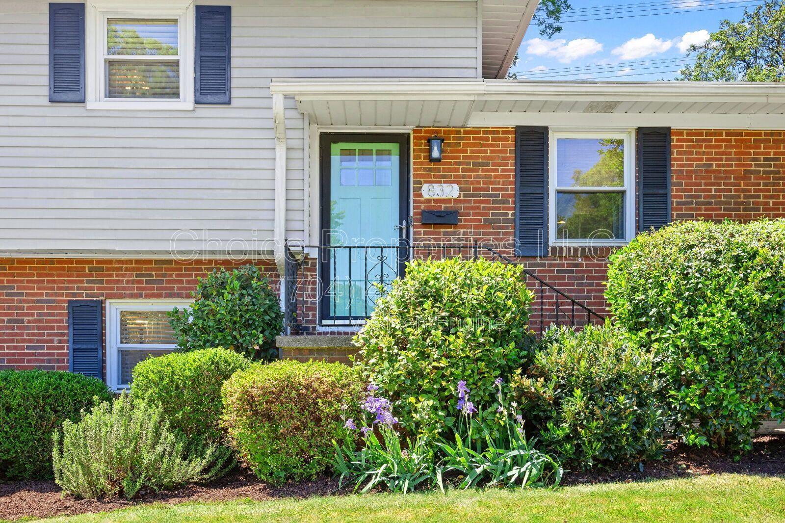 Charming 3-Bed Sanctuary with 3.5 Baths and tons of Comfort in Charlotte! property image