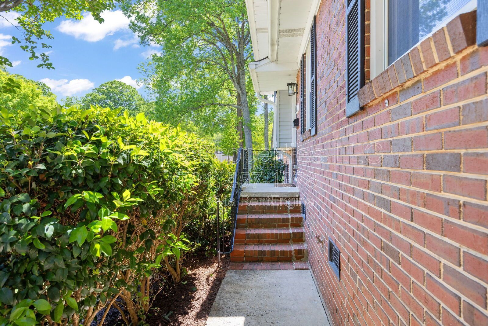 Charming 3-Bed Sanctuary with 3.5 Baths and tons of Comfort in Charlotte! property image